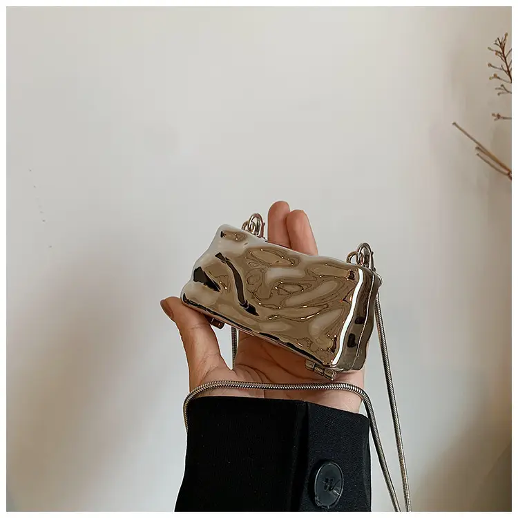 Niche Design Underarm Bag 2024 New Fashion Small Round Bag Shoulder Red Bag Western Style Beautiful Chain Crossbody Bag - Image 4