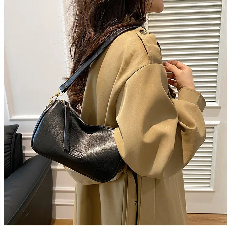 Vintage Black Leather Shoulder Bag for Women 2024 — feature 16