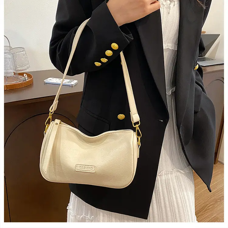 Vintage Black Leather Shoulder Bag for Women 2024 — feature 21