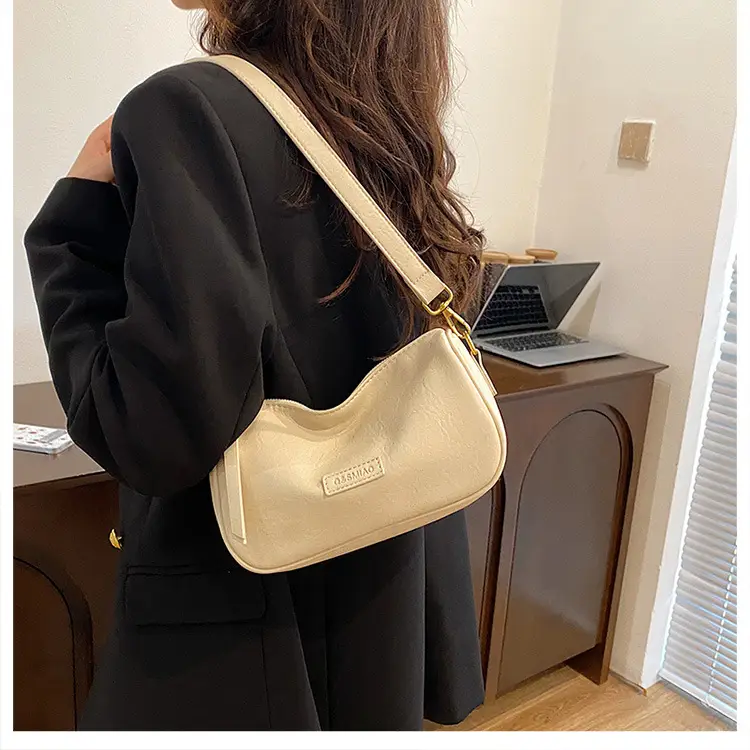 Vintage Black Leather Shoulder Bag for Women 2024 — feature 23