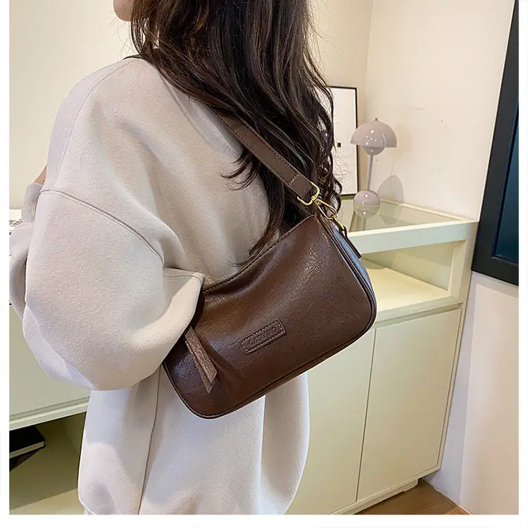 Vintage Black Leather Shoulder Bag for Women 2024 — feature 29