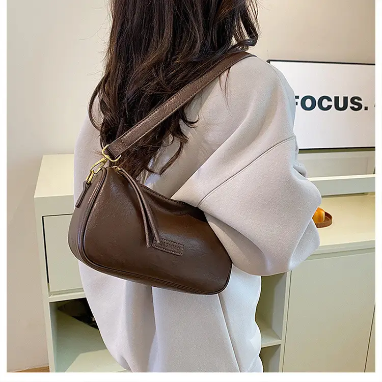 Vintage Black Leather Shoulder Bag for Women 2024 — feature 30