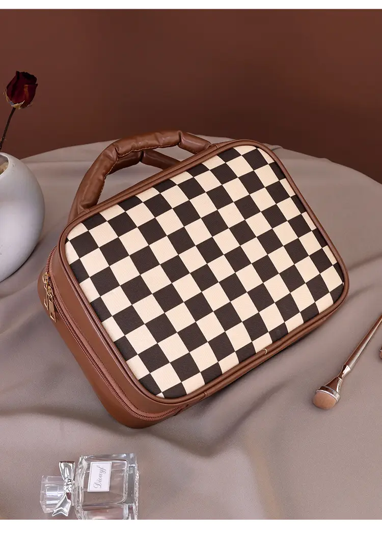 2024 New Checkered Cosmetic Bag Large Capacity Travel Wash Bag — feature 14