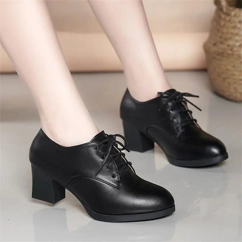 2024 autumn new thick heel pointed lace-up shoes fashion black all-match middle-aged mother shoes small leather shoes - Image 4