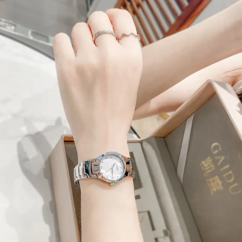 Ultra-Thin Women's Quartz Watch with Fine Steel Band