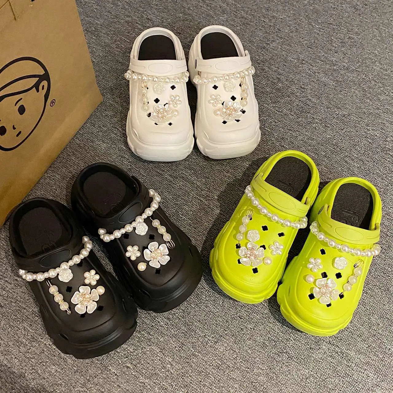 Women's Neon Pearl Decorated Thick Sandals - Image 5