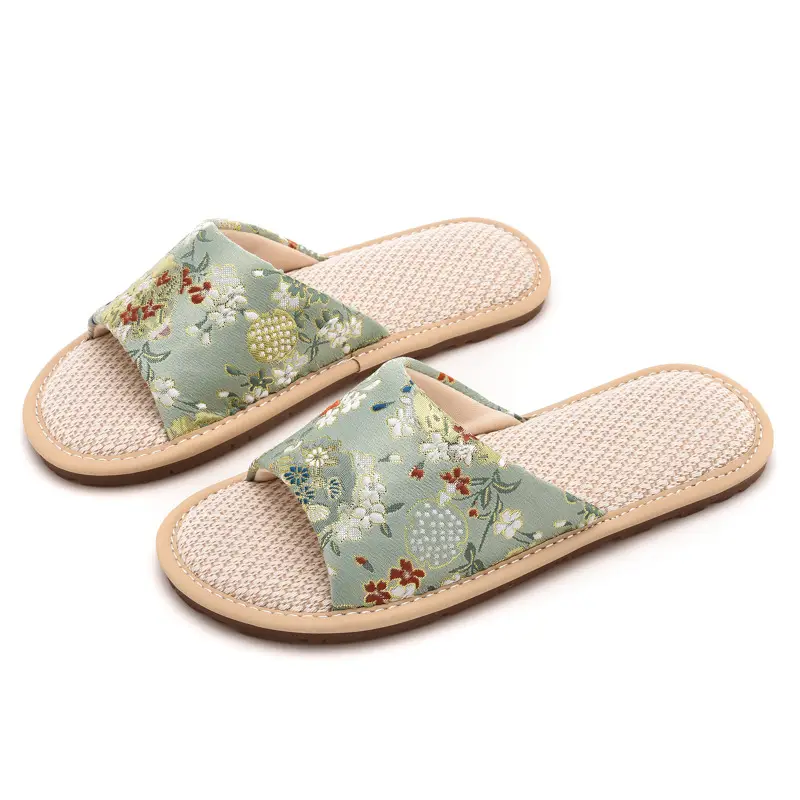 Cotton slippers women's autumn and winter indoor home fleece-lined warm non-slip beef bottom embroidery factory direct a generation of hair