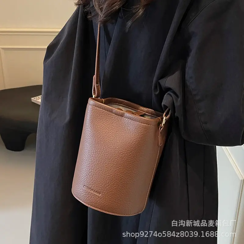 Women's Brown Leather Crossbody Bag 2026 New Trendy Retro - Image 6