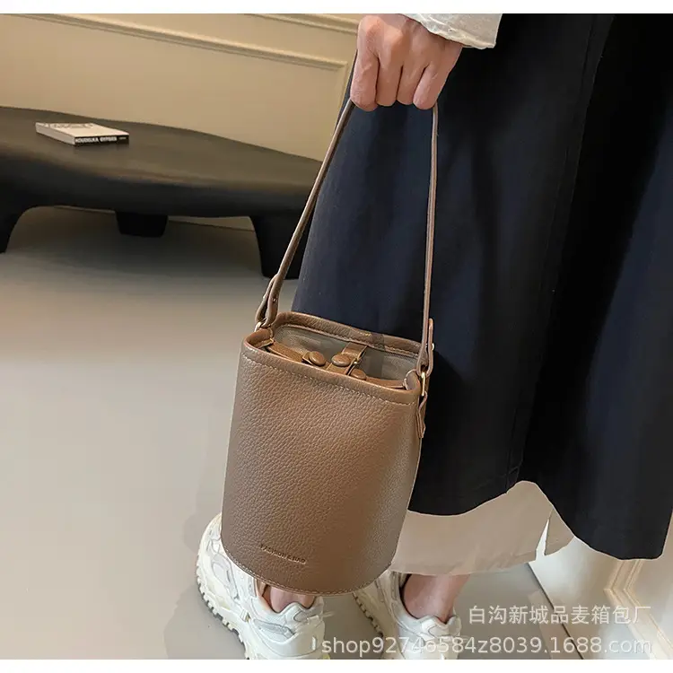 Women's Brown Leather Crossbody Bag 2026 New Trendy Retro — feature 20