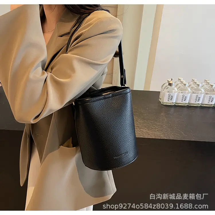 Women's Brown Leather Crossbody Bag 2026 New Trendy Retro — feature 24