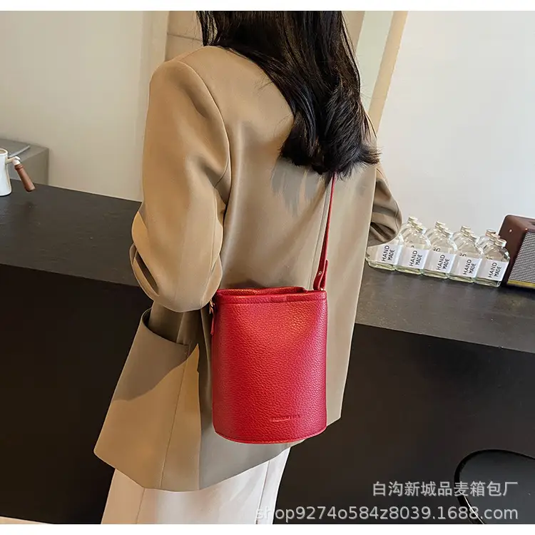 Women's Brown Leather Crossbody Bag 2026 New Trendy Retro — feature 26