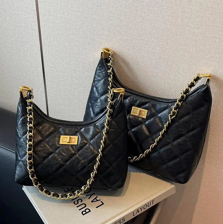 Black Quilted Shoulder Bag for Women 2024 - Image 4