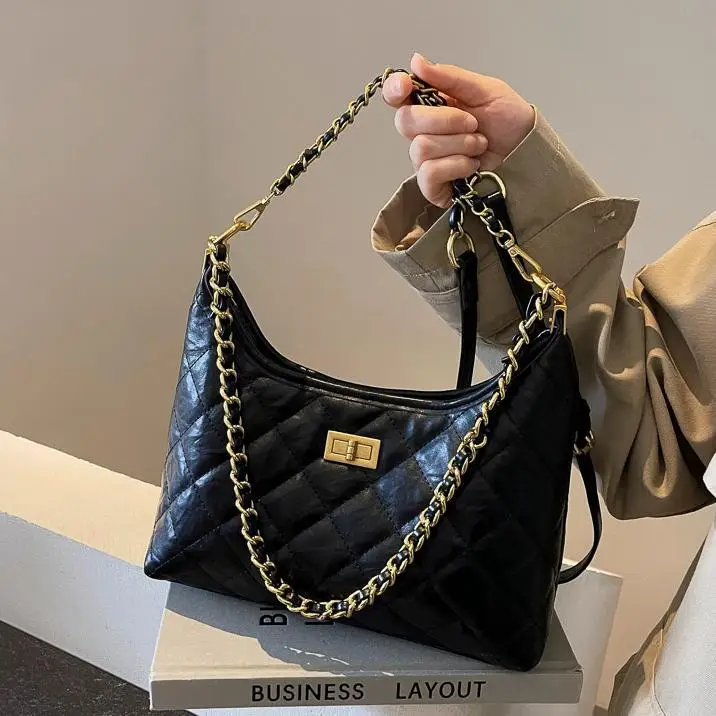 Black Quilted Shoulder Bag for Women 2024 - Image 5
