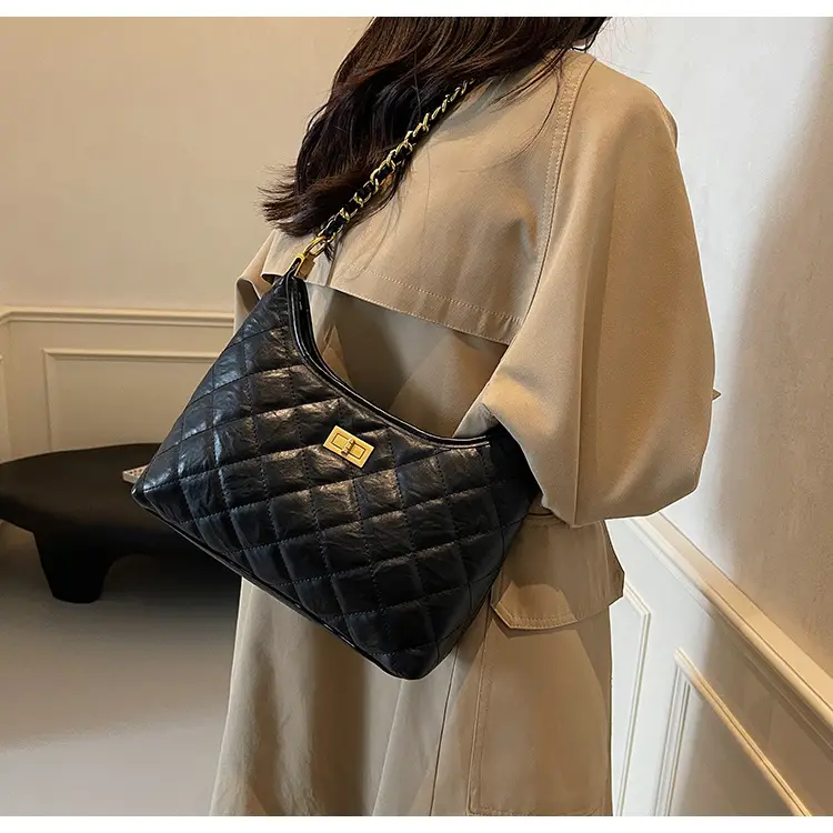 Black Quilted Shoulder Bag for Women 2024 — feature 11