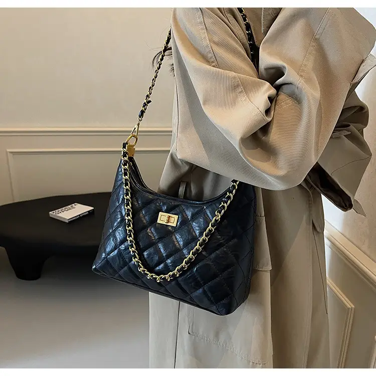Black Quilted Shoulder Bag for Women 2024 — feature 15