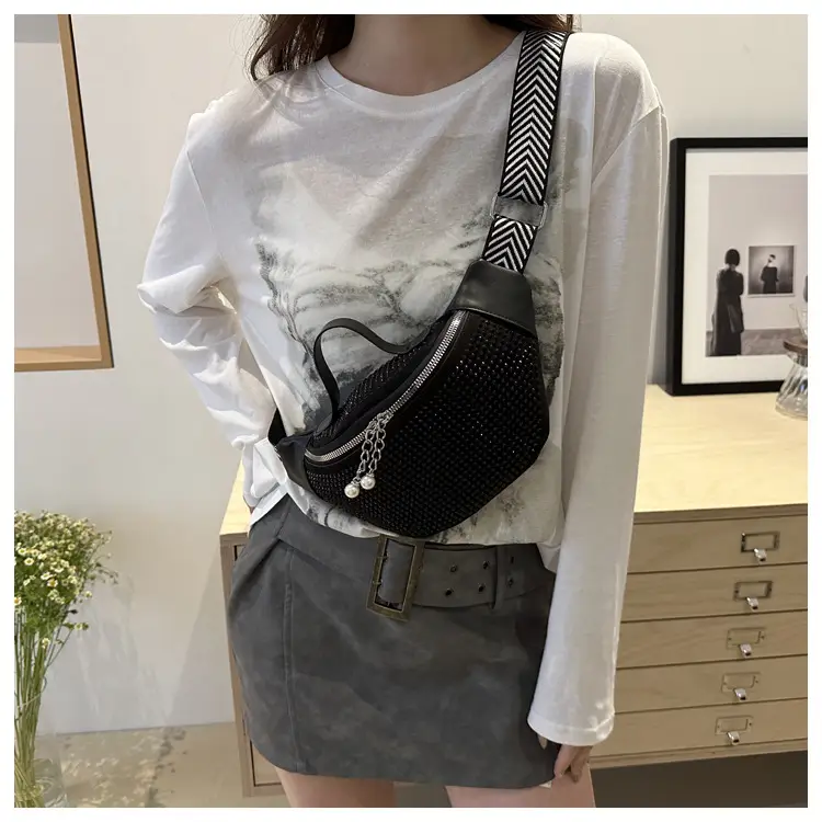 Women's Black White Checkered Crossbody Bag 2023 - Image 5