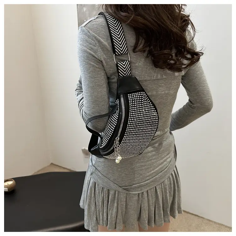 Women's Black White Checkered Crossbody Bag 2023 — feature 11