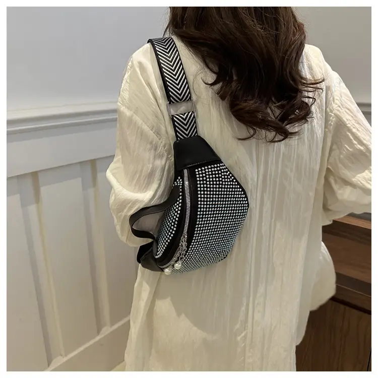 Women's Black White Checkered Crossbody Bag 2023 — feature 15