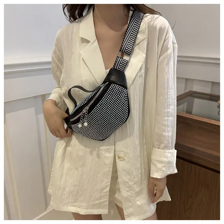 Women's Black White Checkered Crossbody Bag 2023 — feature 17