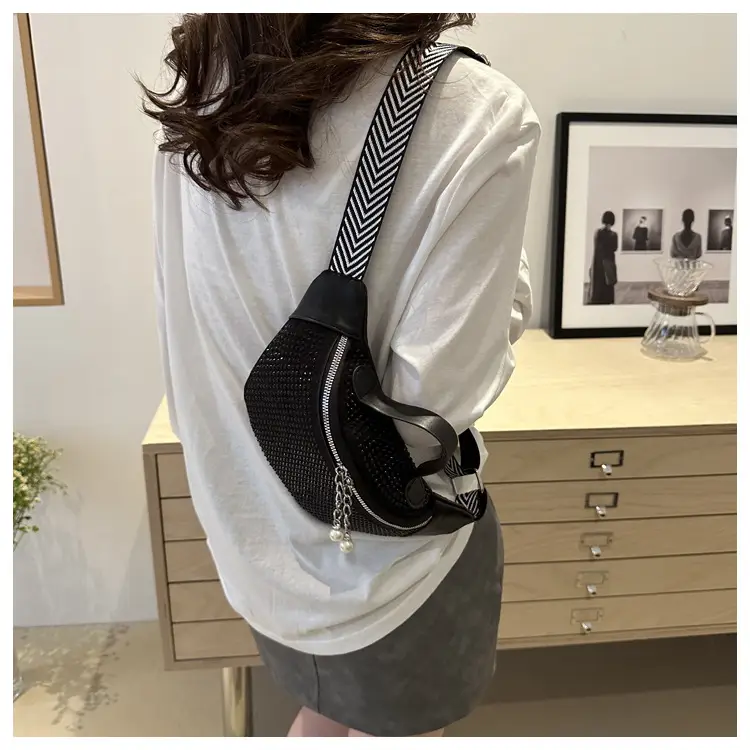 Women's Black White Checkered Crossbody Bag 2023 — feature 19