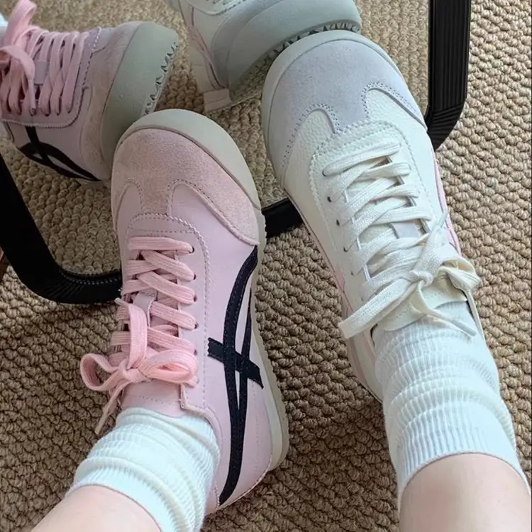 Women's 2024 Retro Training Shoes with Pink Stripes — feature 10