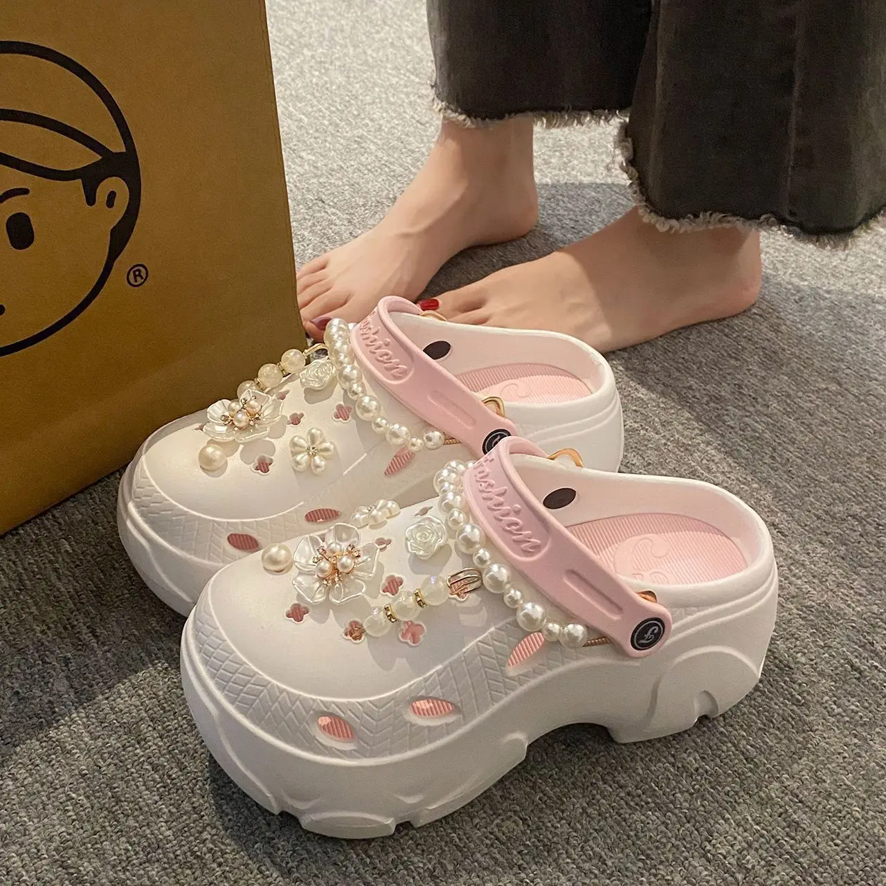Women's Pink Pearl-Decorated Thick Sandals