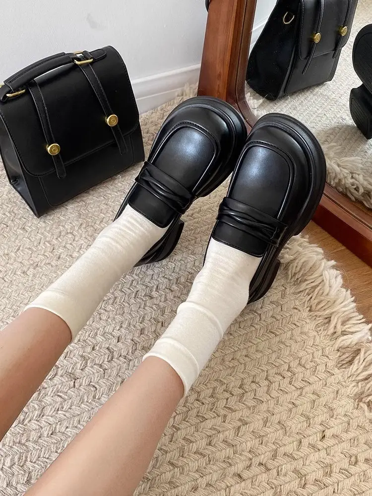 Black Retro British Style Women's Leather Shoes 2024 — feature 2