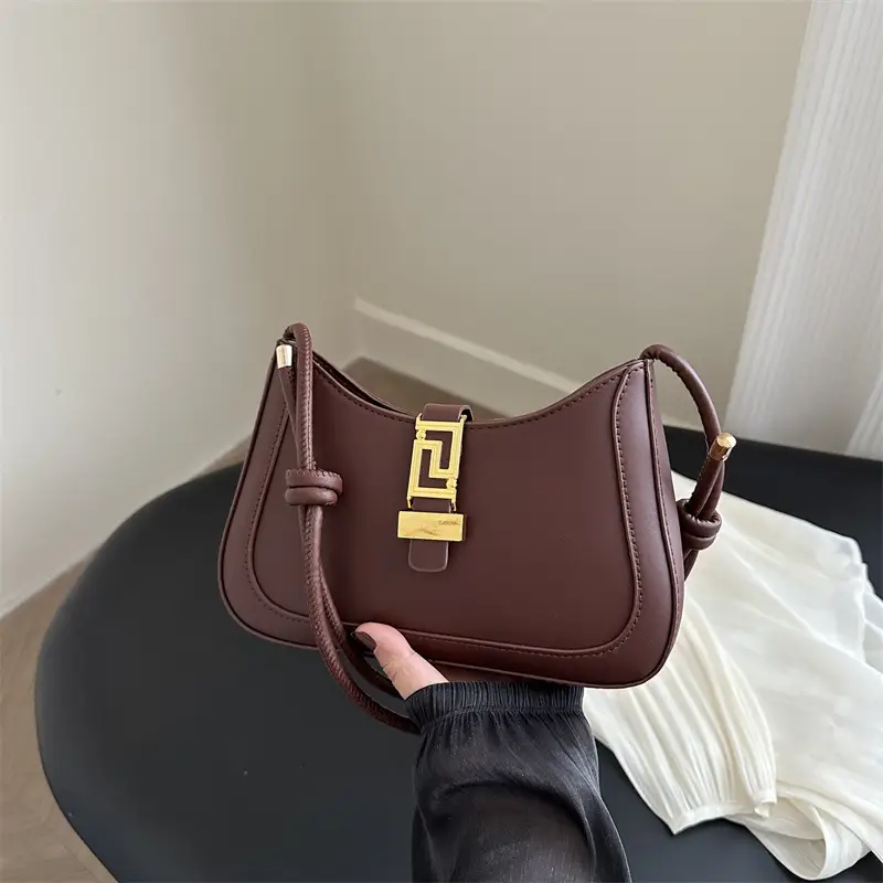 Vintage Women's Shoulder Bag with Gold Clasp 2026
