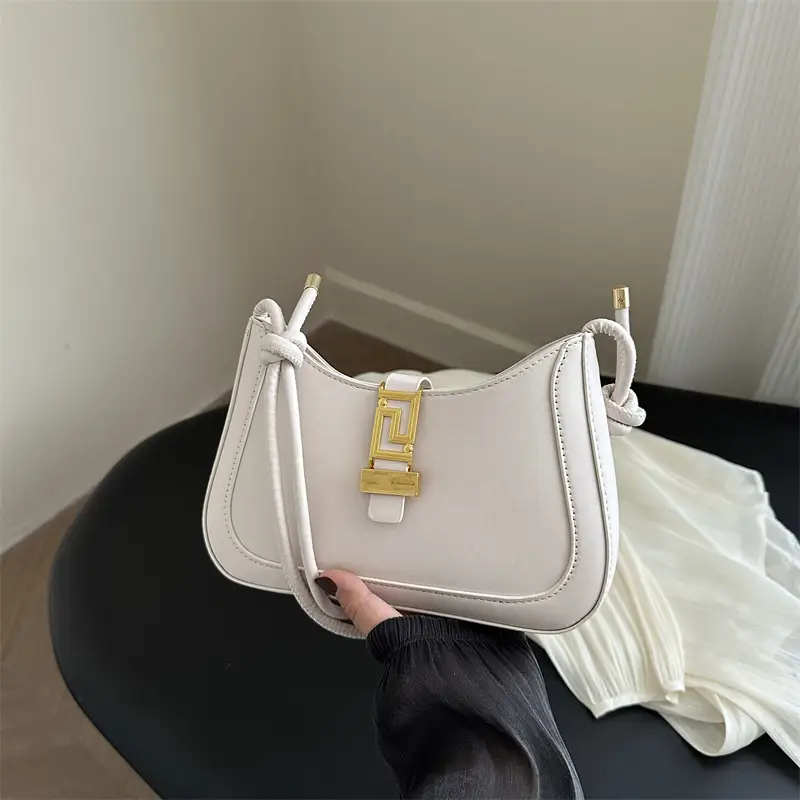 Vintage Women's Shoulder Bag with Gold Clasp 2026