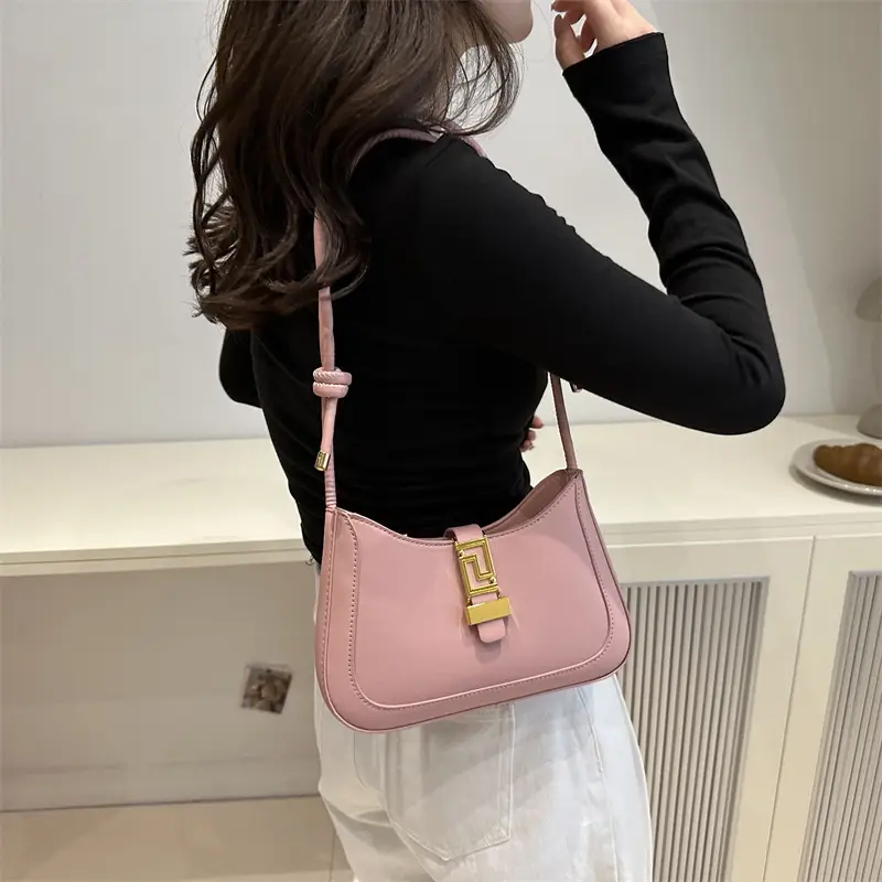 Vintage Women's Shoulder Bag with Gold Clasp 2026