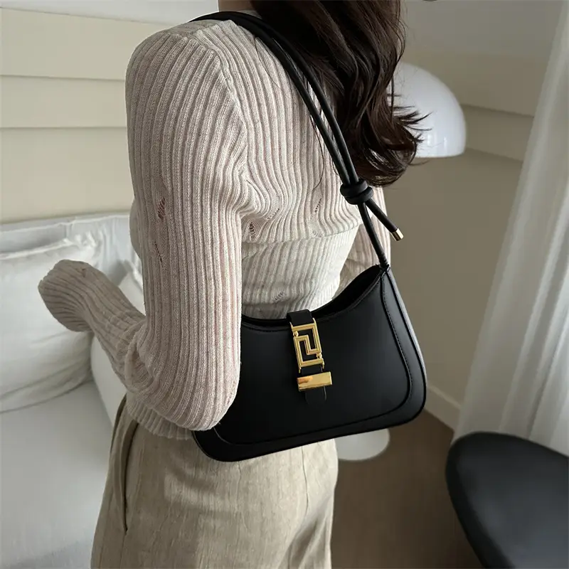 Vintage Women's Shoulder Bag with Gold Clasp 2026