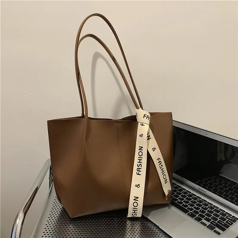 Elegant Black Shoulder Bag for Women 2024 New Arrival - Image 4