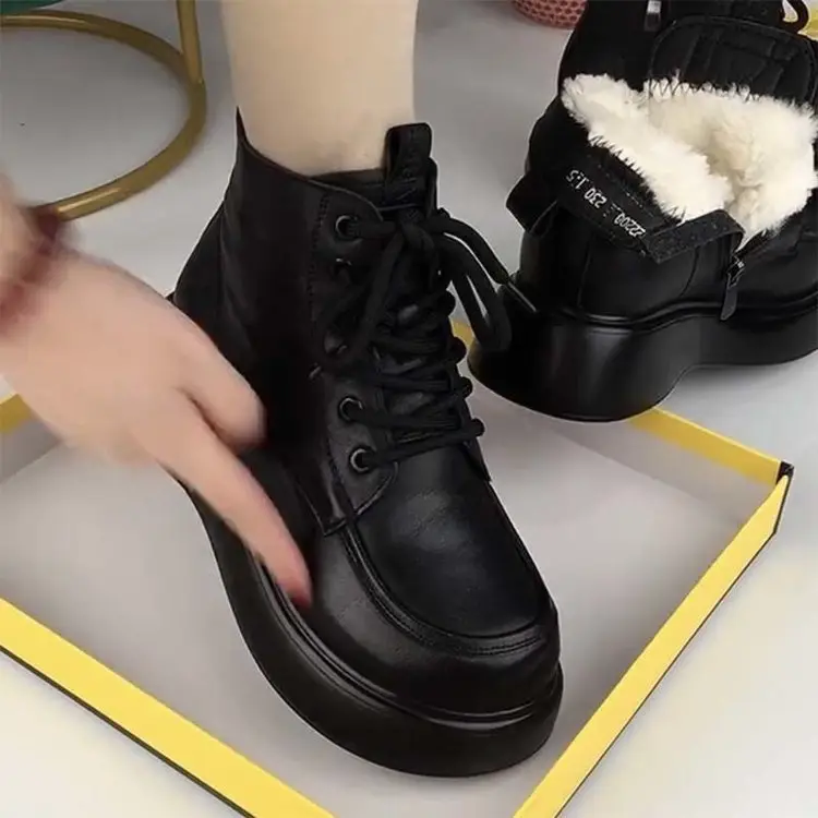 2024 Winter Women's Fleece-Lined Black Boots - Image 3