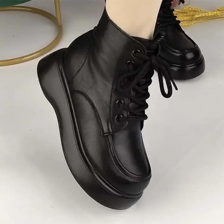 2024 Winter Women's Fleece-Lined Black Boots - Image 4