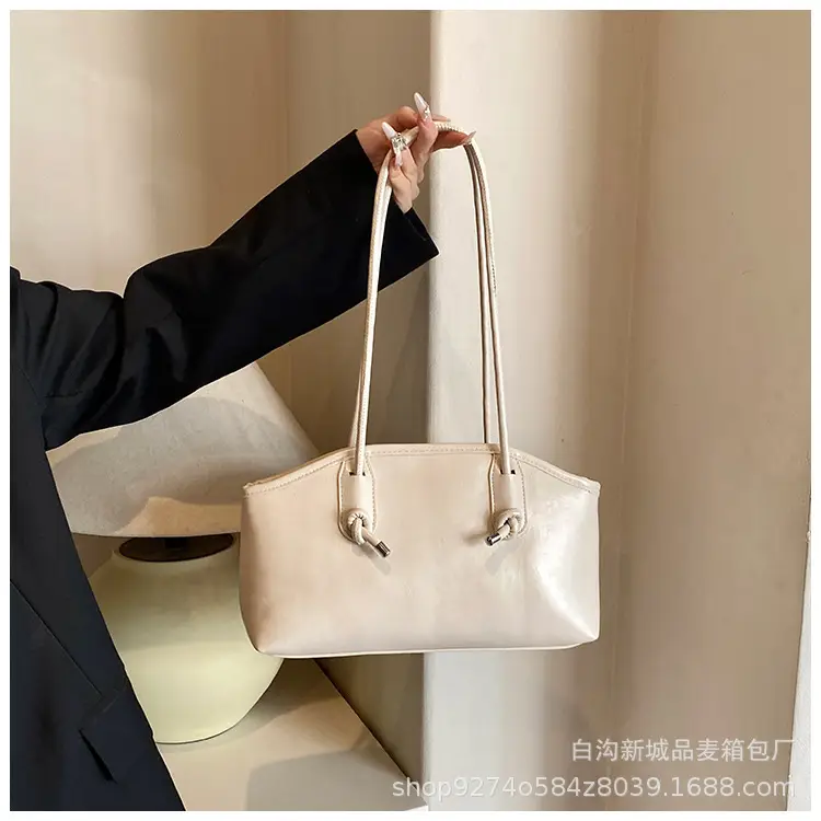 Elegant Black Retro Shoulder Bag for Women — feature 15