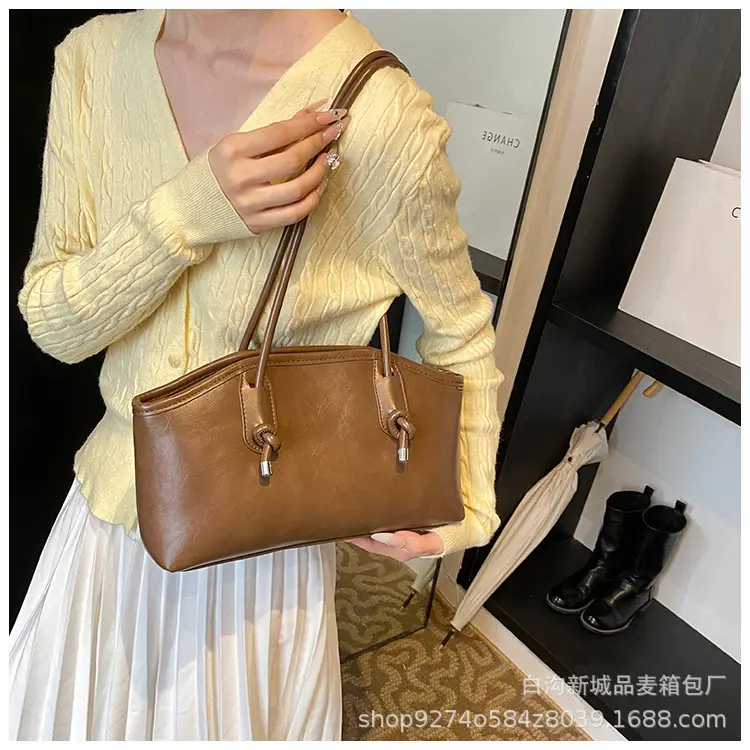 Elegant Black Retro Shoulder Bag for Women — feature 19