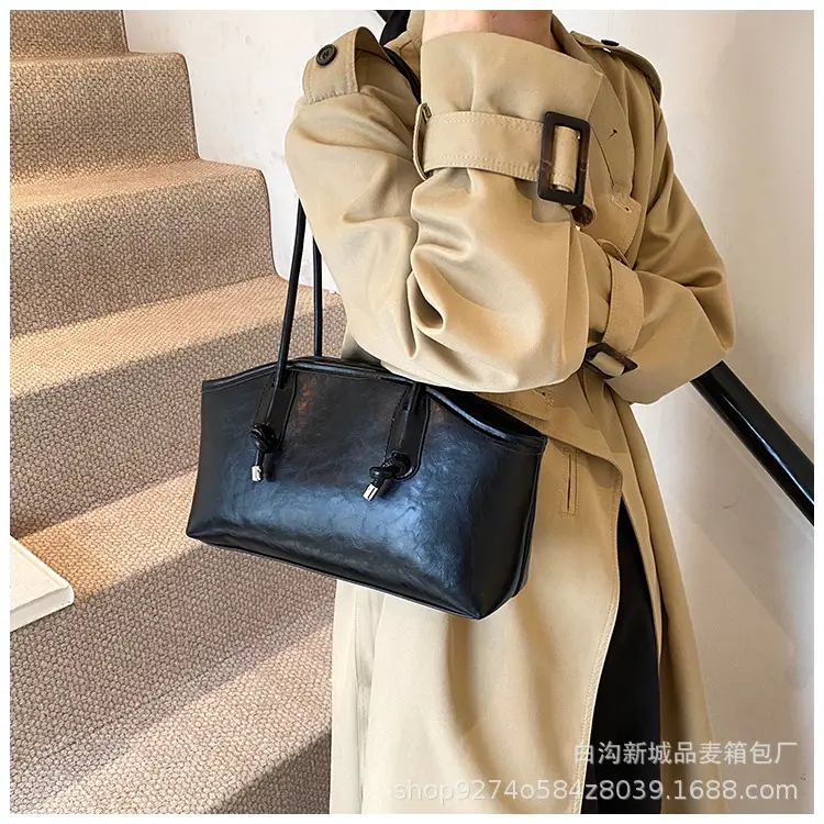 Elegant Black Retro Shoulder Bag for Women — feature 21