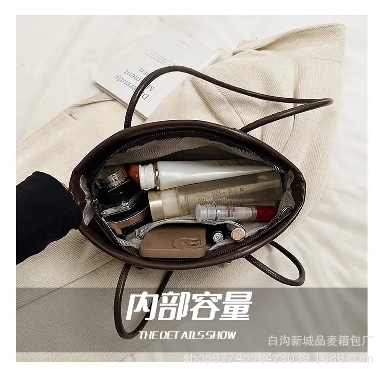 Elegant Black Retro Shoulder Bag for Women — feature 8
