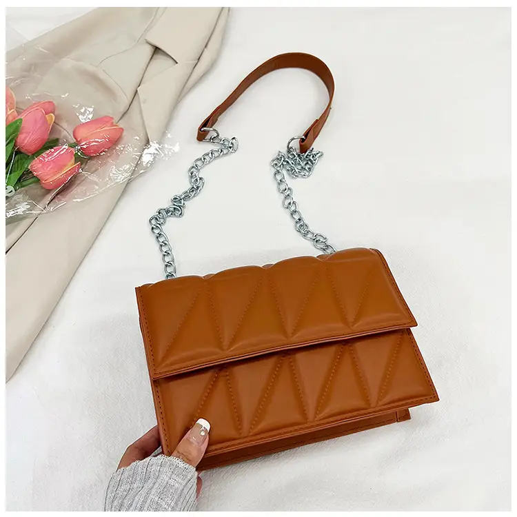 White Rhombic Chain Mini Crossbody Bag — feature 13