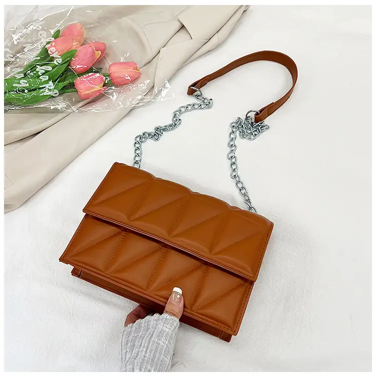 White Rhombic Chain Mini Crossbody Bag — feature 23