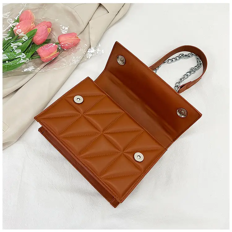 White Rhombic Chain Mini Crossbody Bag — feature 40