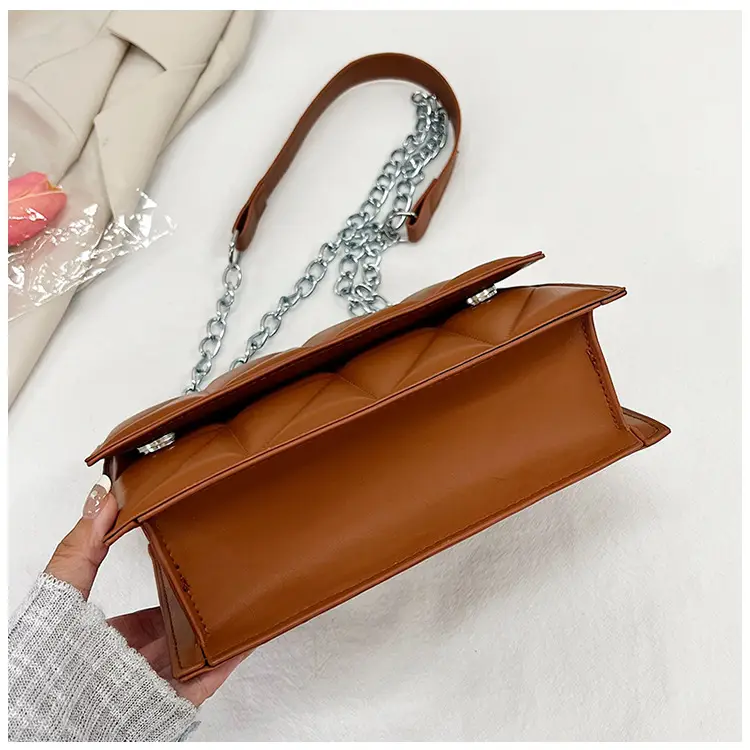 White Rhombic Chain Mini Crossbody Bag — feature 43