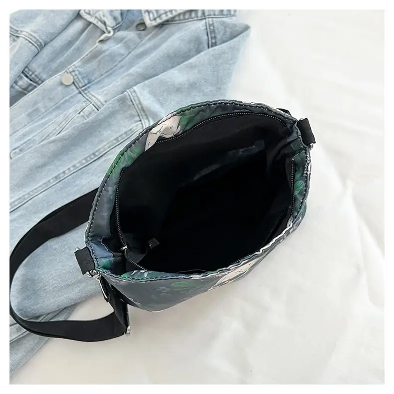 Skull Print Crossbody Bag for Women Large Capacity — feature 31