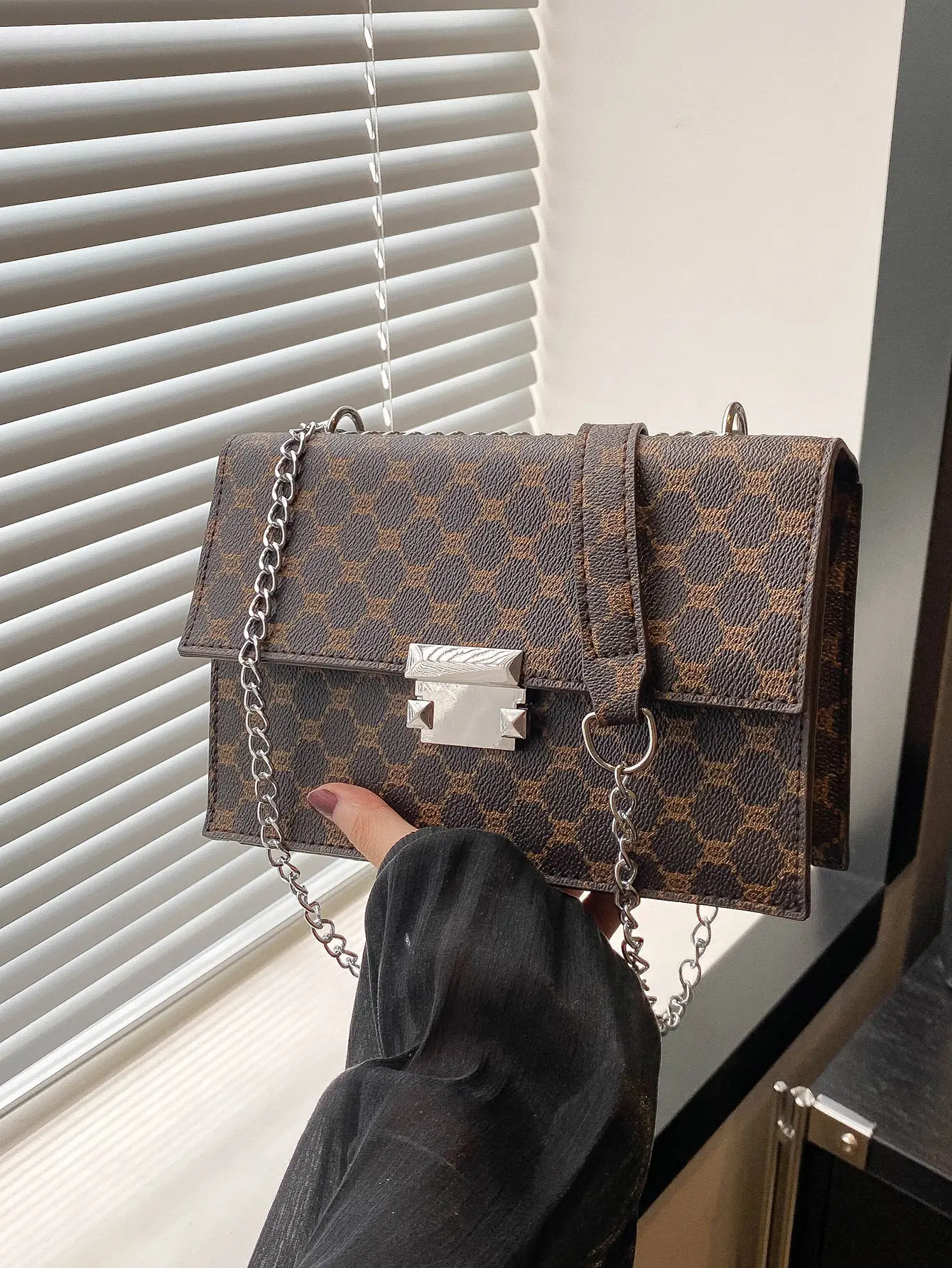 Retro GG Monogram Shoulder Bag for Women 2024 - Image 6