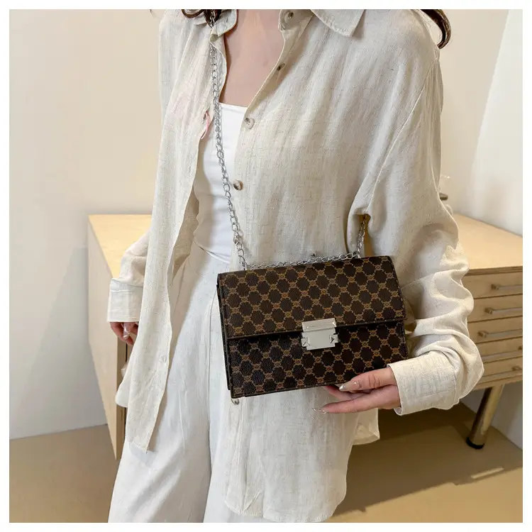 Retro GG Monogram Shoulder Bag for Women 2024 — feature 14