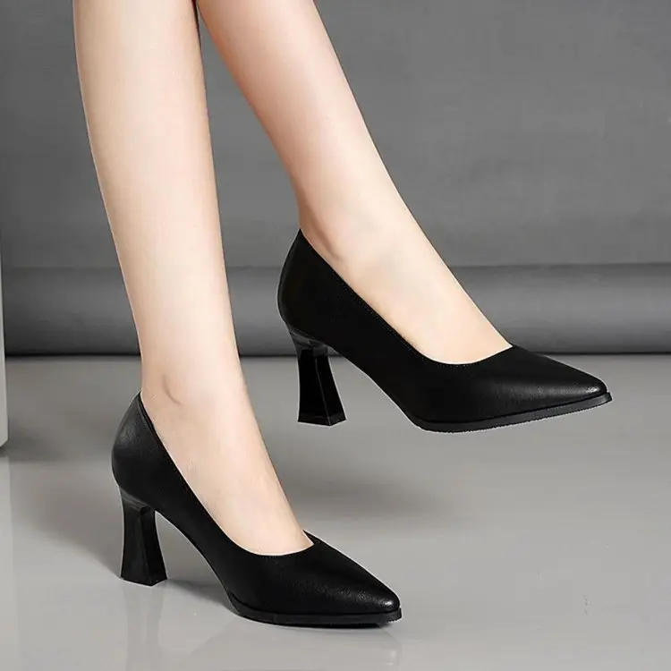 2024 New Comfortable High Heels Single Shoes Women's Middle Heel Non-slip Work Professional Work Shoes Black Leather Shoes Women's Soft Sole