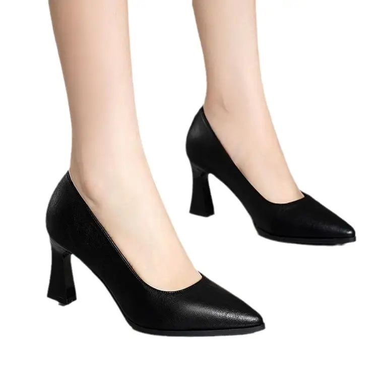 2024 New Comfortable High Heels Single Shoes Women's Middle Heel Non-slip Work Professional Work Shoes Black Leather Shoes Women's Soft Sole