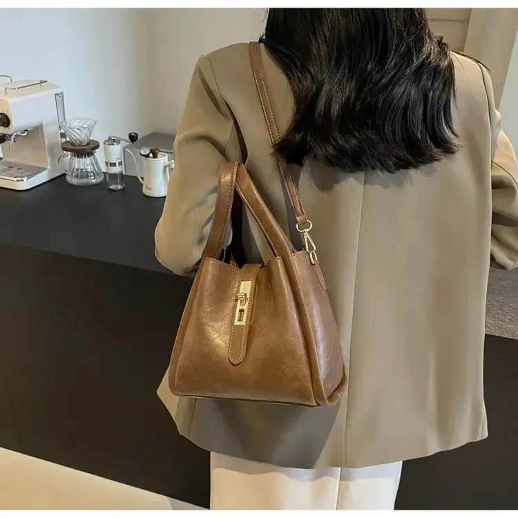 Black Leather Bucket Bag for Women 2024 — feature 18