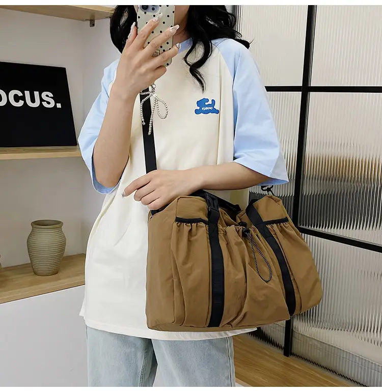 Large Capacity Casual Travel Tote Bag Lightweight Nylon Drawstring Shoulder Crossbody Bag — feature 40