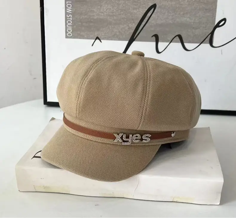 British Vintage Cap with Letter Belt & Rhinestone Buckle — feature 16